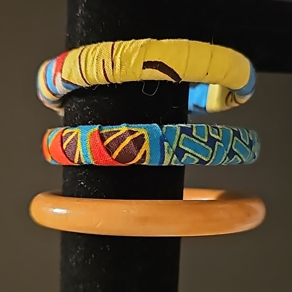 Lot of 7 Various Bangles - 7" & 7-1/4" inner circumference - Picture 2 of 4